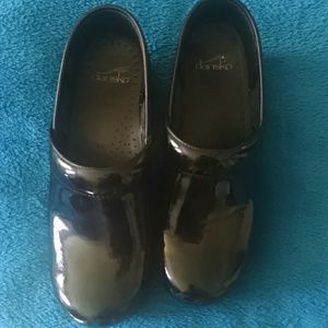 Women's dansko nursing shoes