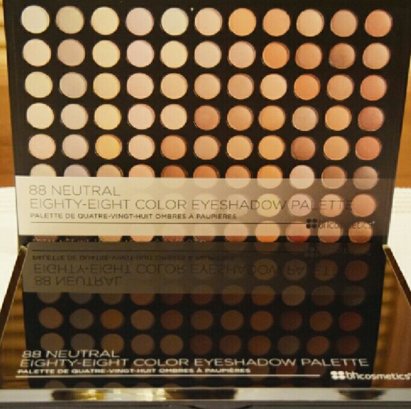 💝SOLD💝Eyeshadow Palette🌸 - Picture 2 of 4