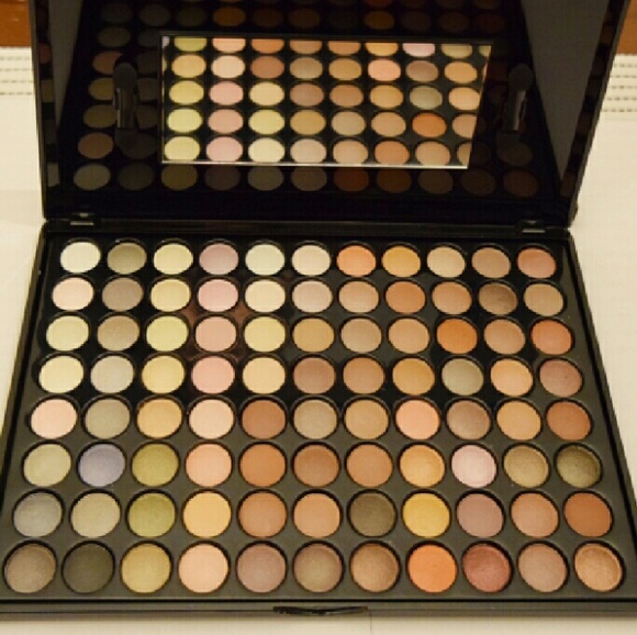 💝SOLD💝Eyeshadow Palette🌸 - Picture 3 of 4