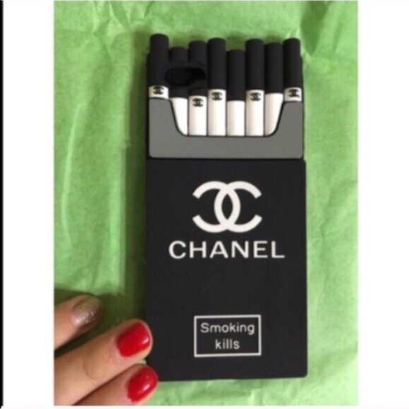 Urban Outfitters Accessories - IPhone 6 cigarette case 💕