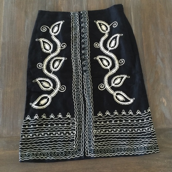 BCBG Max Azria Linen Embroidered Skirt