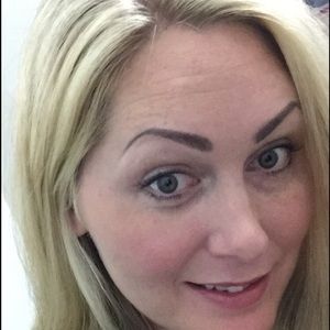 Meet your Posher, Larissa