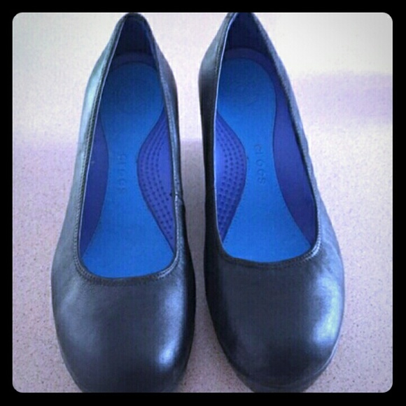Black wedge crocs