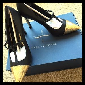 Pour La Victoire
Carmendy Mary Jane Pump