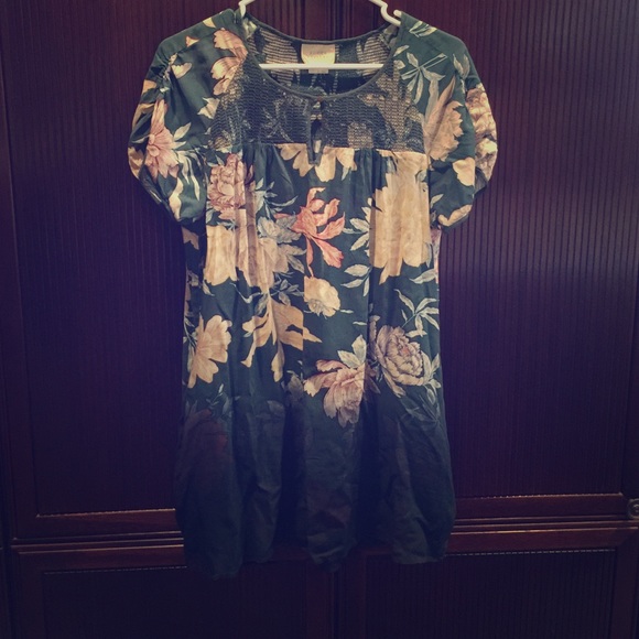 Anthropologie top size m