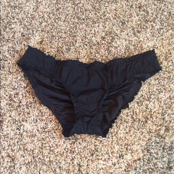 Cheeky Ruffle VS bottoms