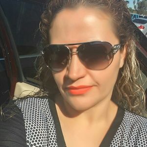 Meet your Posher, Cruz