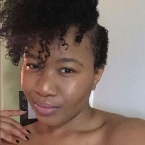 Meet your Posher, Brittney