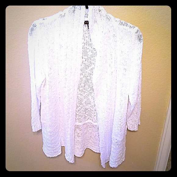 SALE! Knit white 3/4 sleeve sweater