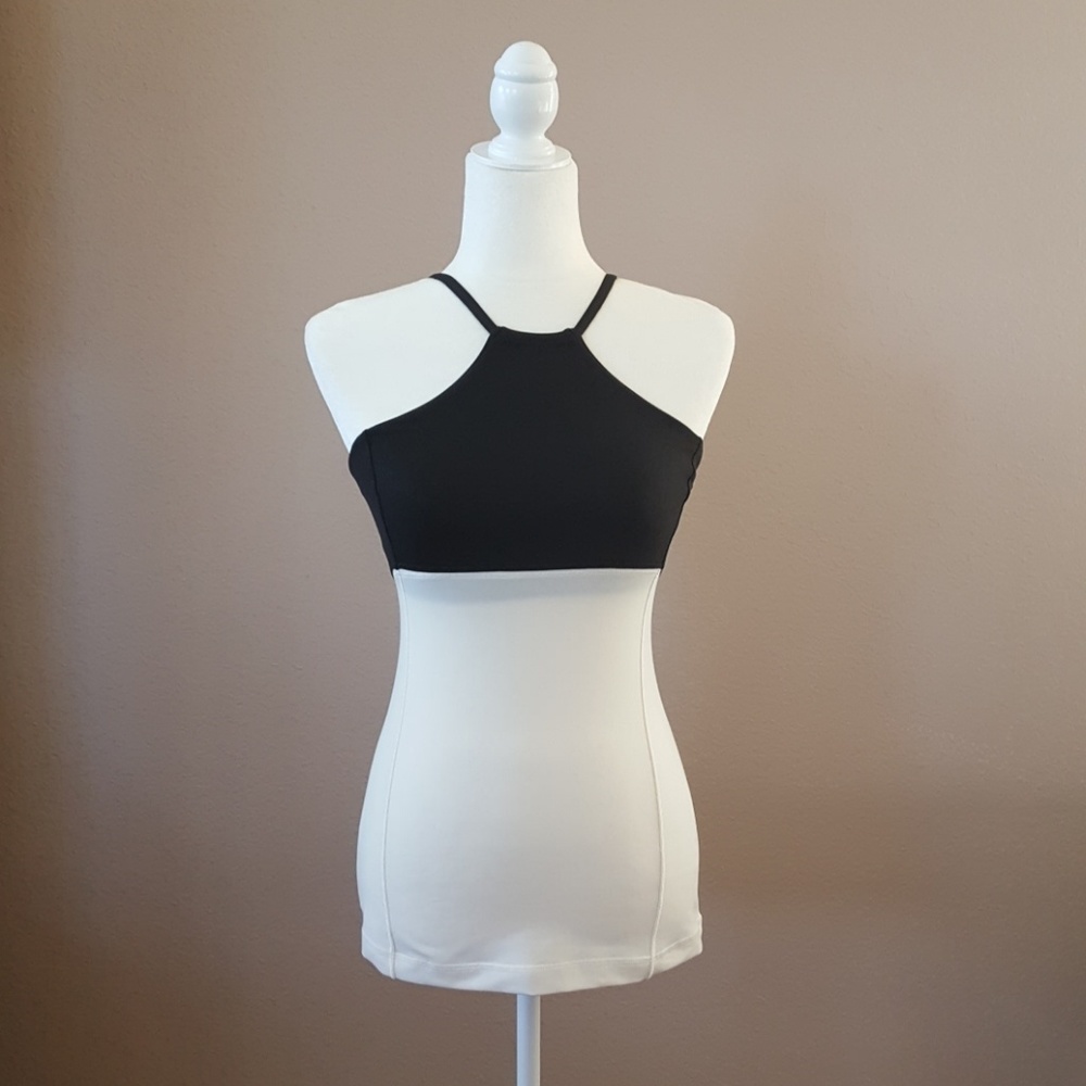 Lululemon NWT Flip with no Flop tank.  Size 6
