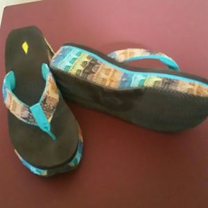 Like new sandals . Only worn a few times.