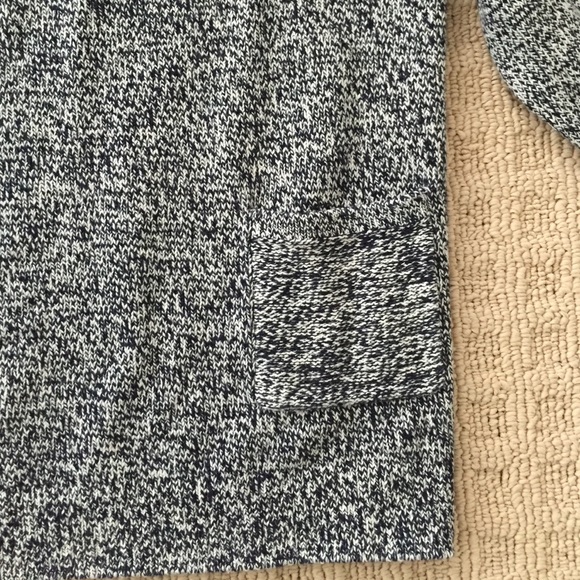 Sweater with front pockets - Picture 3 of 3