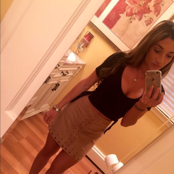 Meet your Posher, Juliana - Picture 3 of 4