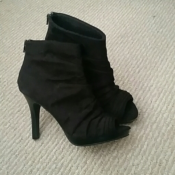 Fioni ankle high open toe suede shoes - Picture 2 of 2