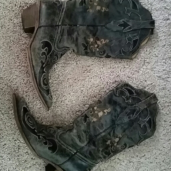 Corral boots