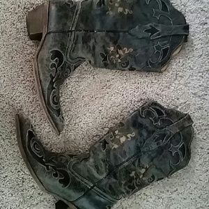 Corral boots