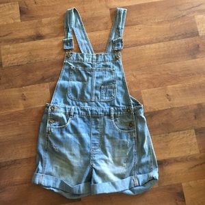 Free people overalls 🌼✨