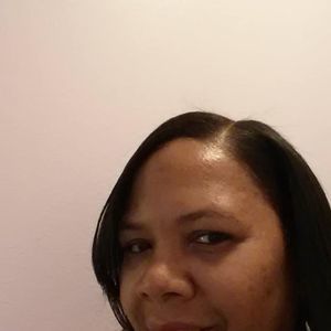 Meet your Posher, Lora