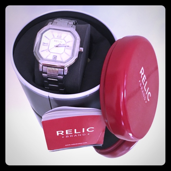 Fossil relic Accessories - NWT Fossil relic stainless steel courts date watch