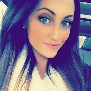 Meet your Posher, Chrissy