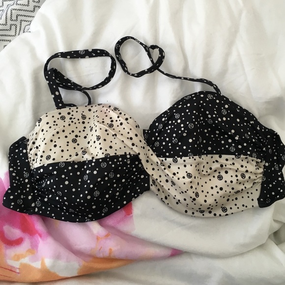 Victoria's Secret 34DD Swim Top