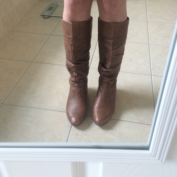Beautiful Steve Madden brown pleather boots