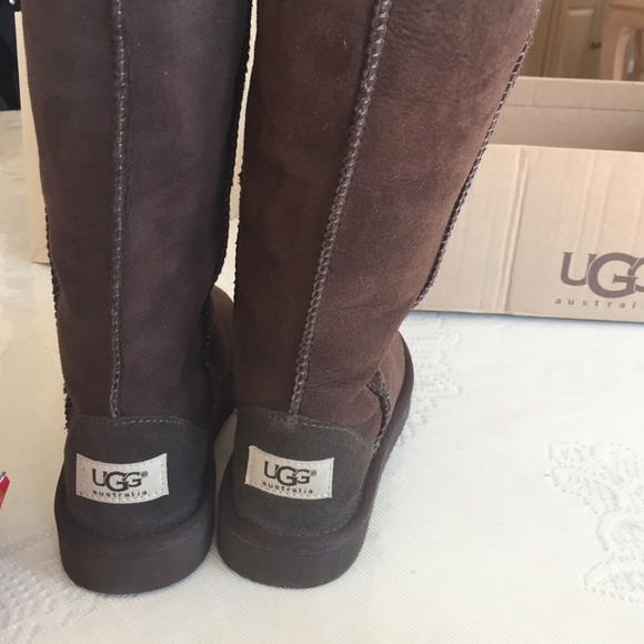 HOST PICK Brand new uggs size 2 in kids/ 5.5 women - Picture 2 of 2