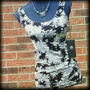 FIRM🏮NWT Rock & Republic Yoga Long Tank Top