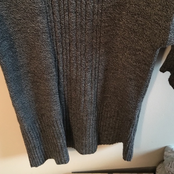 3/4 sleeve sweater - Picture 2 of 3