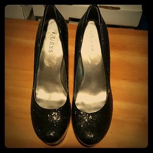Guess platform pumps
