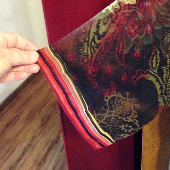 Erin B. Top - Picture 2 of 3