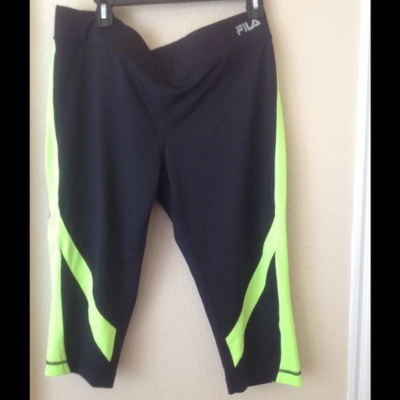 Ladies performance yoga capris