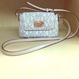 Michaels Kors crossover bag