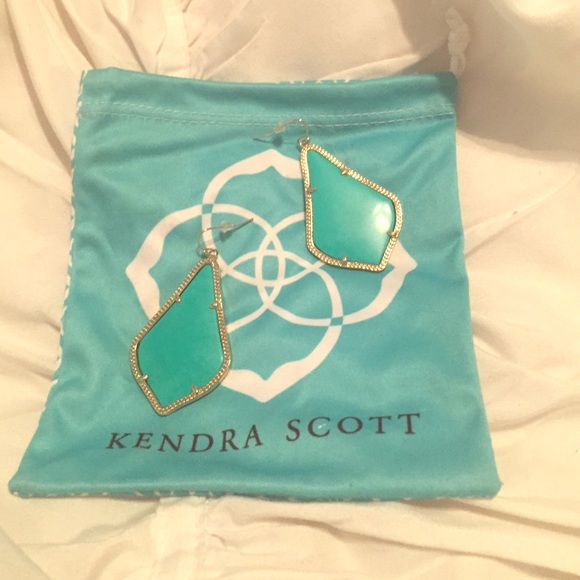 Kendra Scott Earrings! SOLD!!!