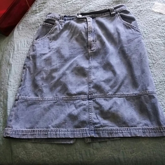 Jeans skirt size 8🎀