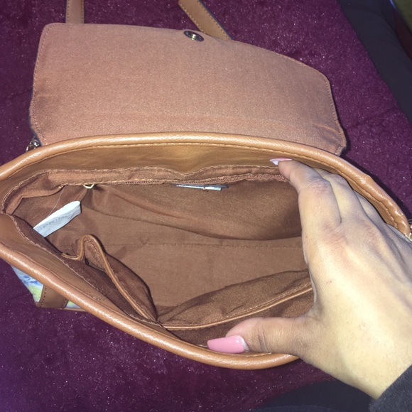 Beautiful floral call it spring bag - Picture 2 of 3