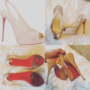 I'm selling my CHRISTIAN LOUBOUTIN
Private Number