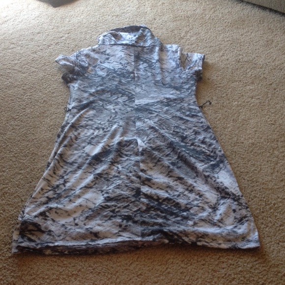 Dress - Picture 3 of 4