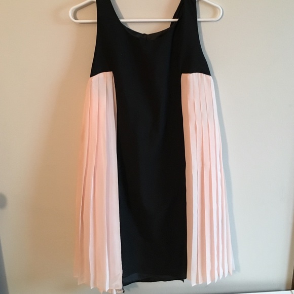 Just Taylor Dresses & Skirts - Pink ruffle black dress