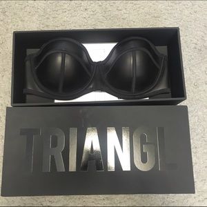 Triangl-Milly-New York Noir