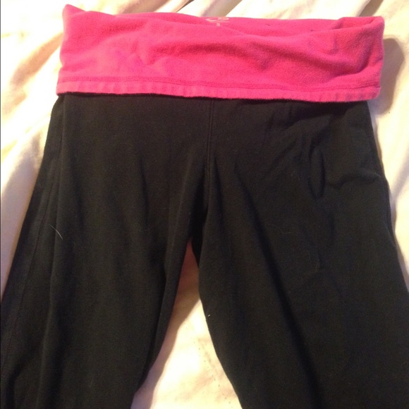Black yoga pants