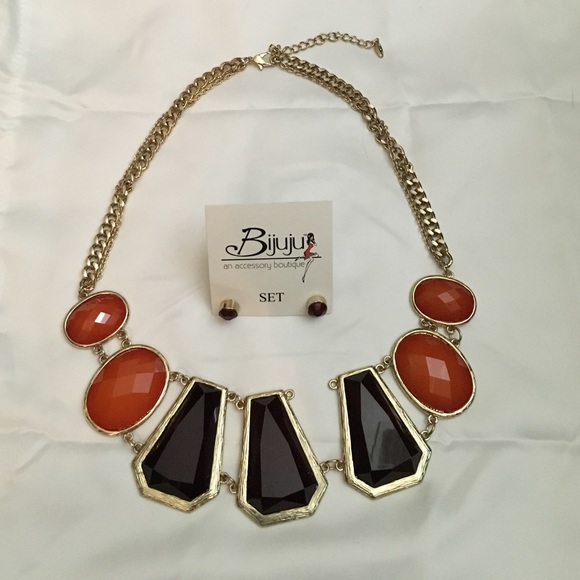 Necklace and earrings set