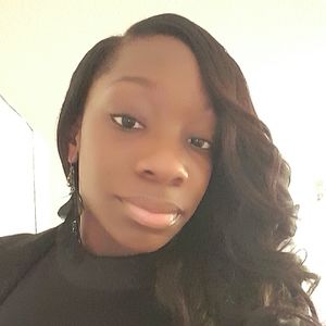 Meet your Posher, Dominique