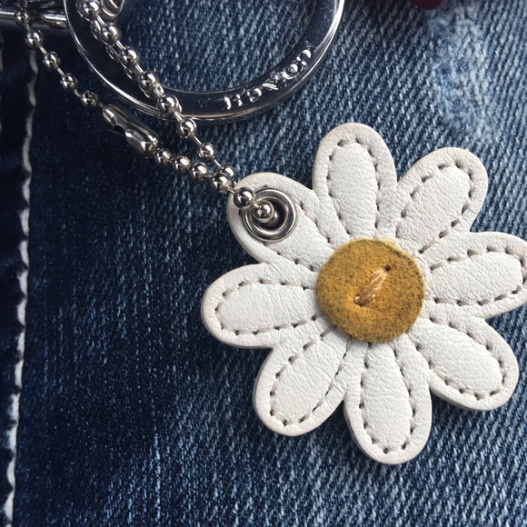 Coach flower key chain - Picture 1 of 2