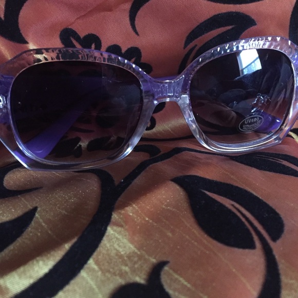Purple and Clear Diva Sunglasses - Picture 2 of 4