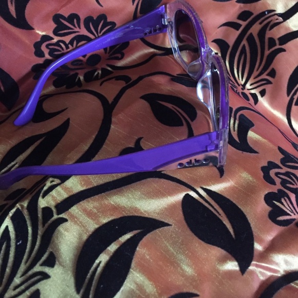 Purple and Clear Diva Sunglasses - Picture 3 of 4