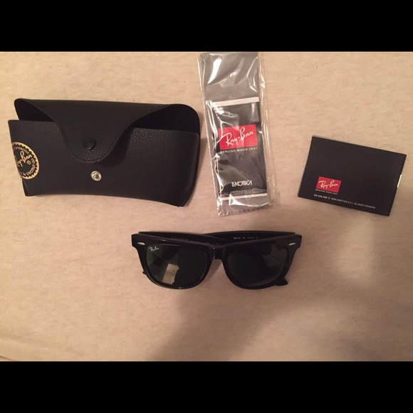 NWT Ray-Ban Wayfarer never been worn!