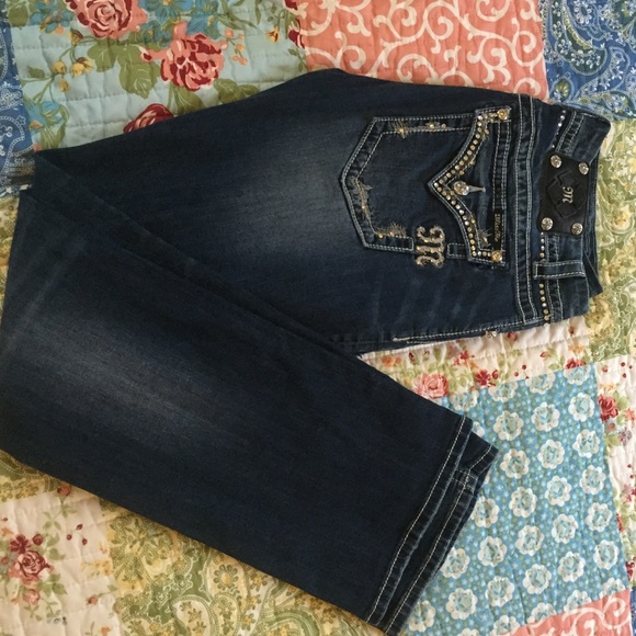 Size 32 regular miss me jeans. Easy boot cut.