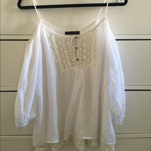 Honey Punch off the shoulder shirt