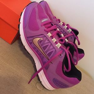 Women's Nike + Vomero 7 purple workout shoe